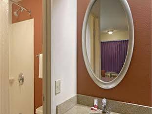 Motel Red Roof Chicago - 2*
